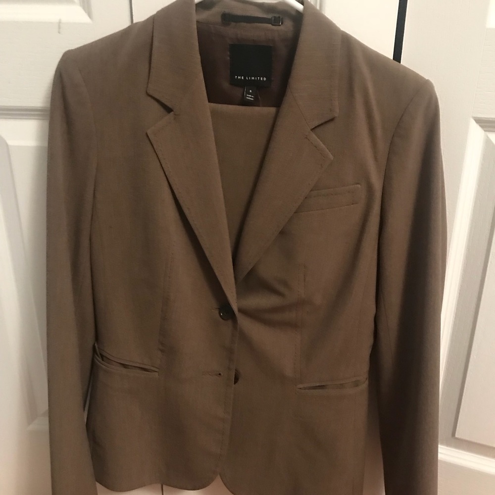The Limited Brown suit- Womens